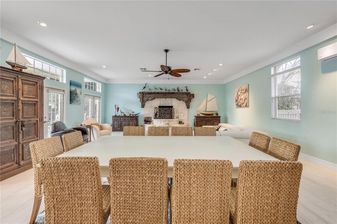 708 Ocean Avenue, New Smyrna Beach, FL 32169 Photo