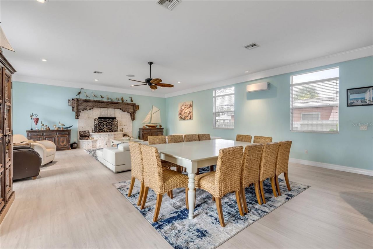 708 Ocean Avenue, New Smyrna Beach, FL 32169 Photo