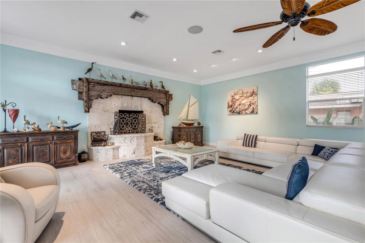 708 Ocean Avenue, New Smyrna Beach, FL 32169 Photo