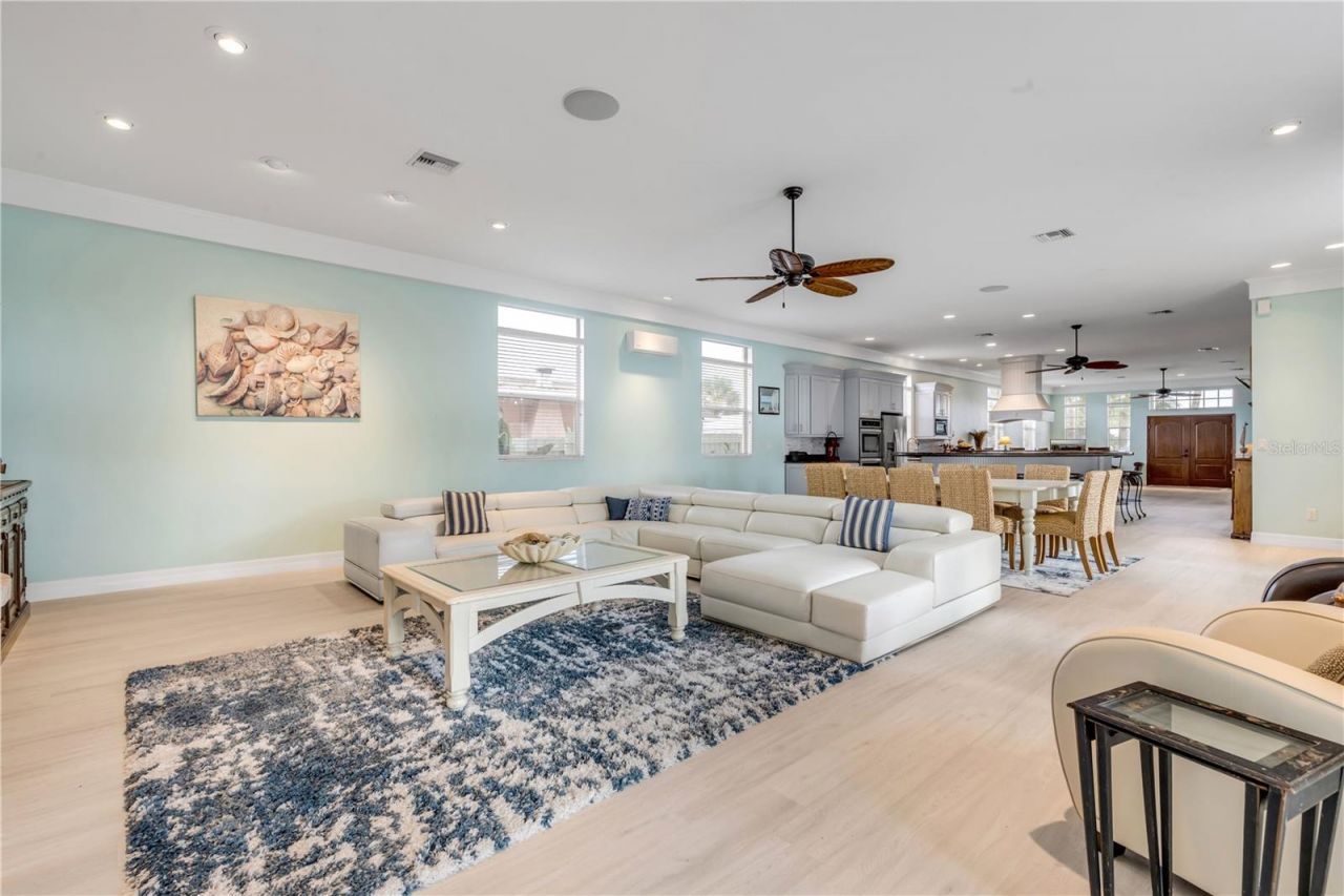 708 Ocean Avenue, New Smyrna Beach, FL 32169 Photo