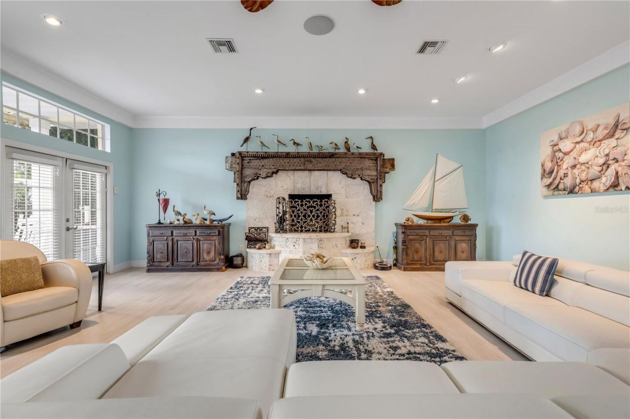 708 Ocean Avenue, New Smyrna Beach, FL 32169 Photo