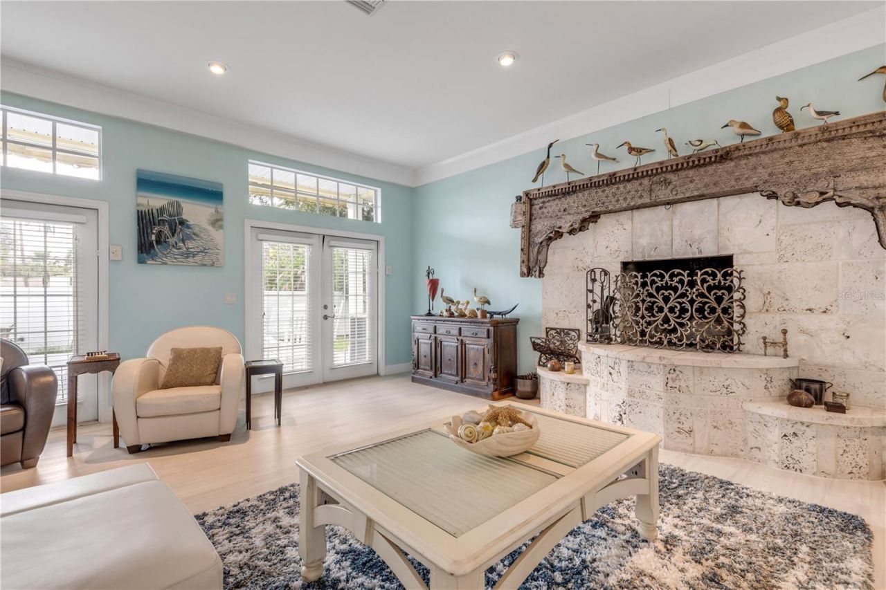 708 Ocean Avenue, New Smyrna Beach, FL 32169 Photo