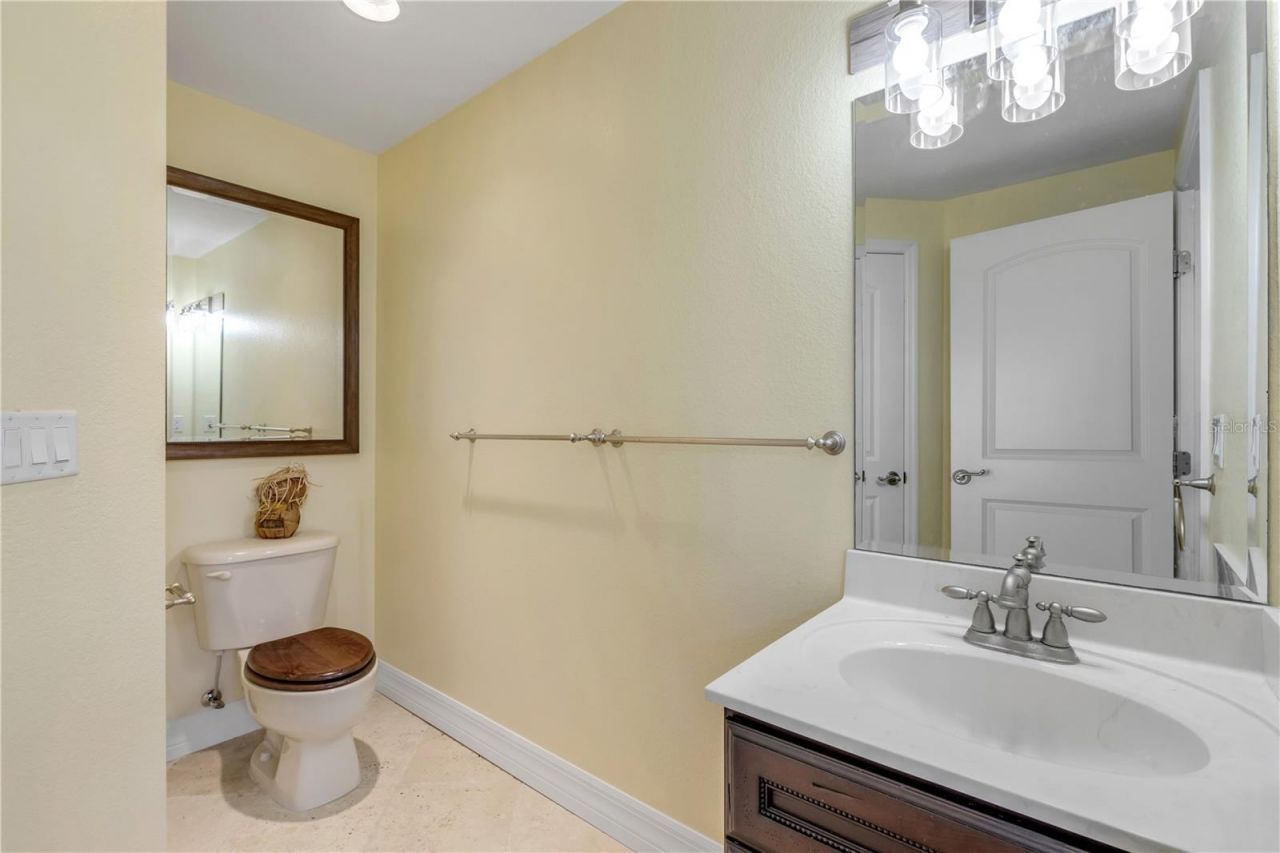 708 Ocean Avenue, New Smyrna Beach, FL 32169 Photo