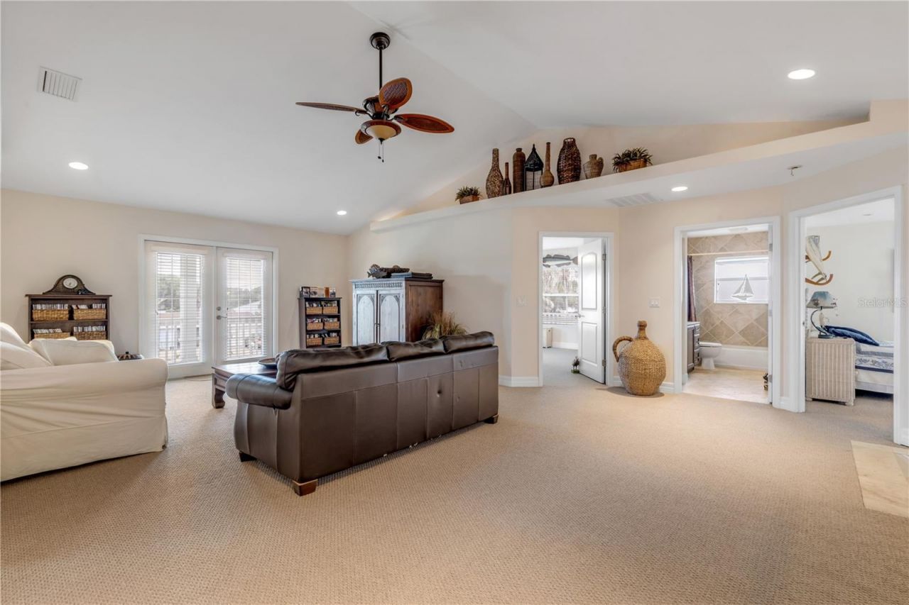 708 Ocean Avenue, New Smyrna Beach, FL 32169 Photo