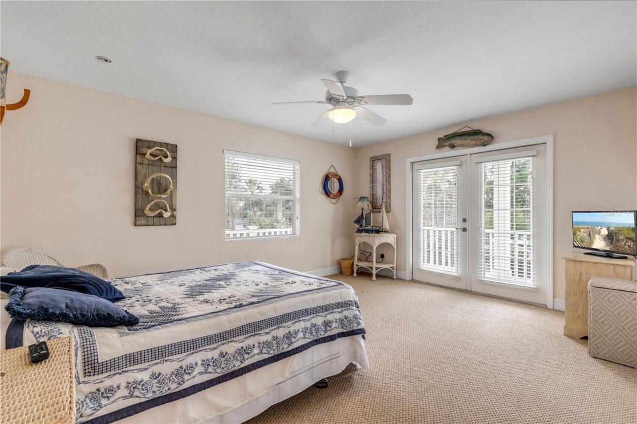 708 Ocean Avenue, New Smyrna Beach, FL 32169 Photo
