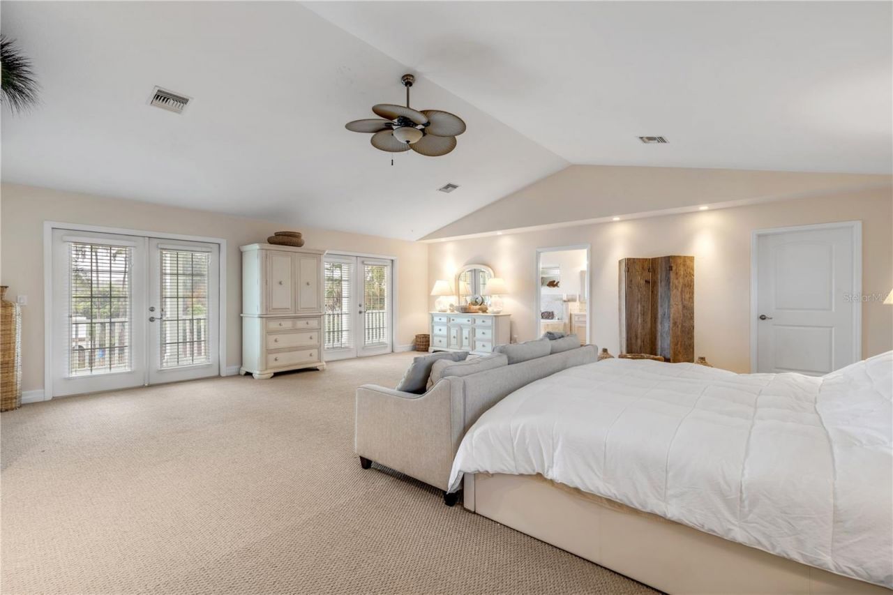 708 Ocean Avenue, New Smyrna Beach, FL 32169 Photo