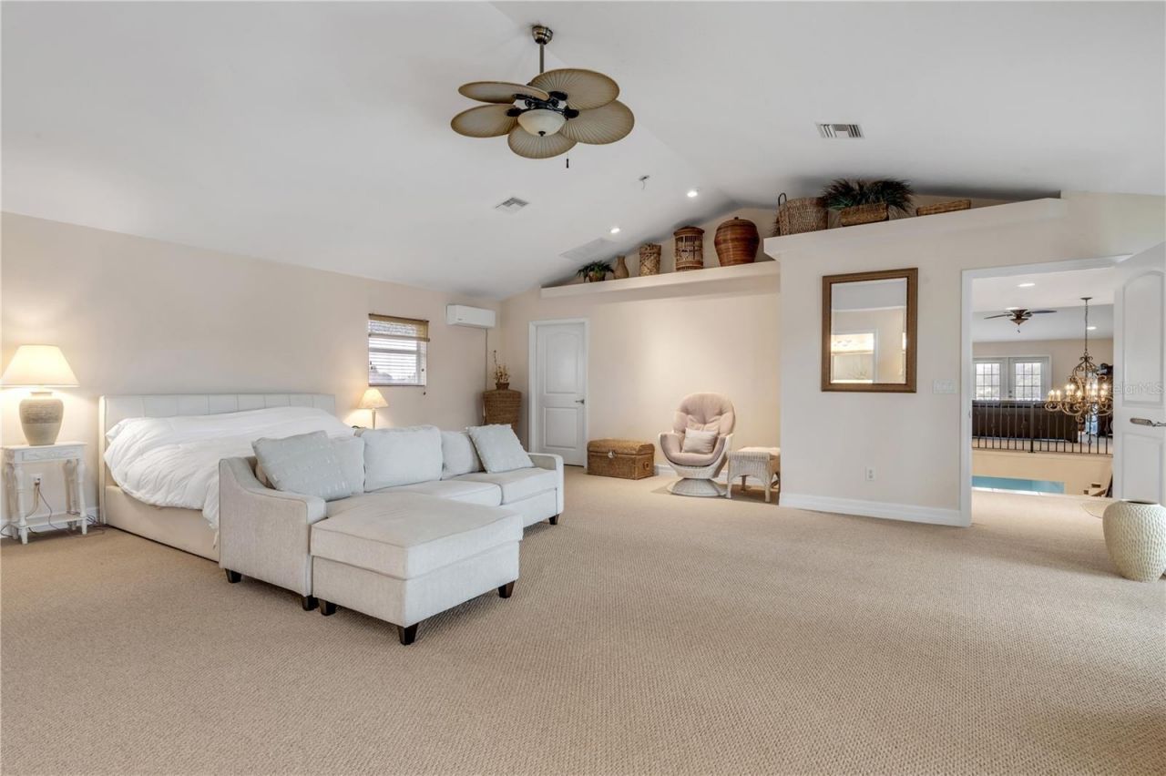 708 Ocean Avenue, New Smyrna Beach, FL 32169 Photo