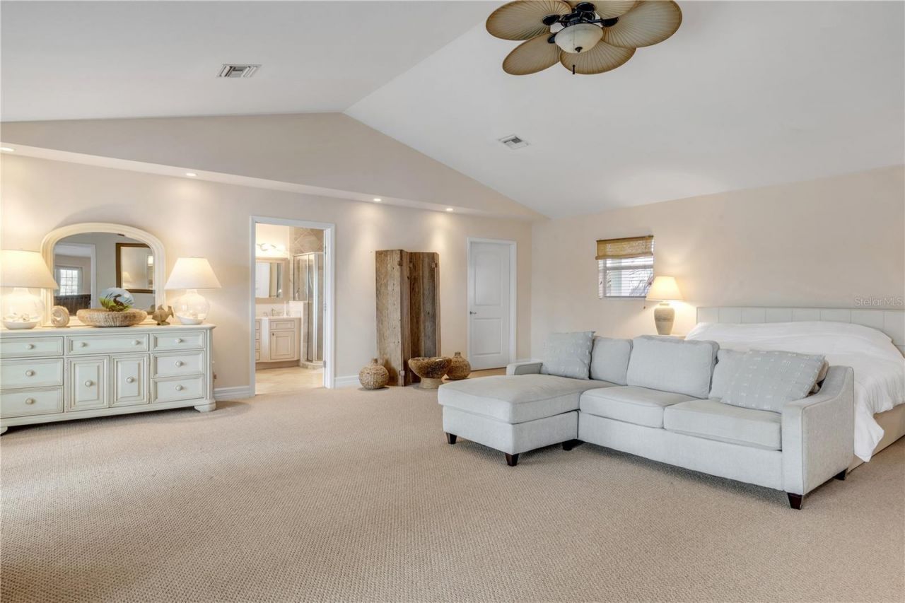 708 Ocean Avenue, New Smyrna Beach, FL 32169 Photo