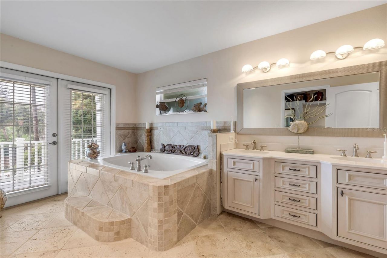 708 Ocean Avenue, New Smyrna Beach, FL 32169 Photo