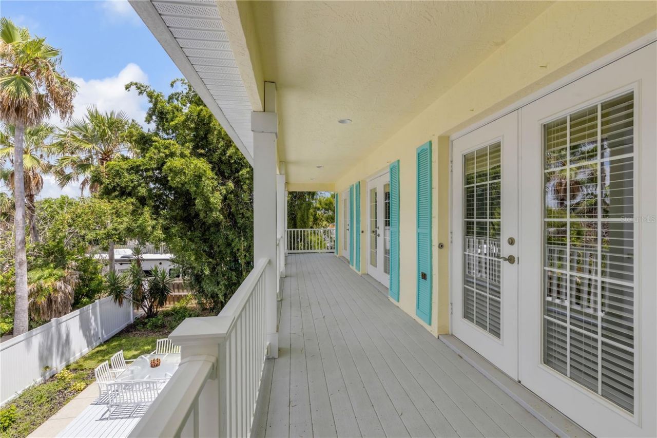 708 Ocean Avenue, New Smyrna Beach, FL 32169 Photo