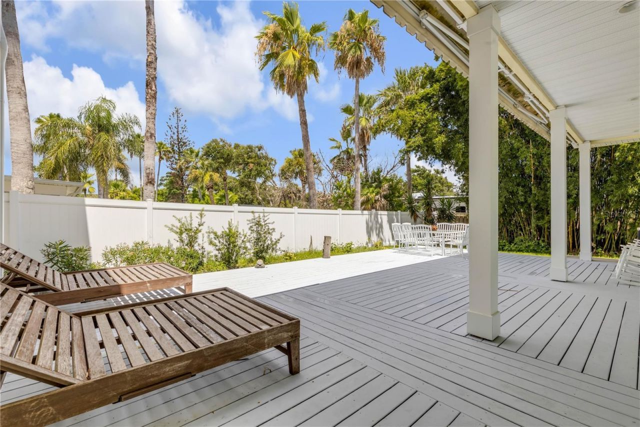708 Ocean Avenue, New Smyrna Beach, FL 32169 Photo