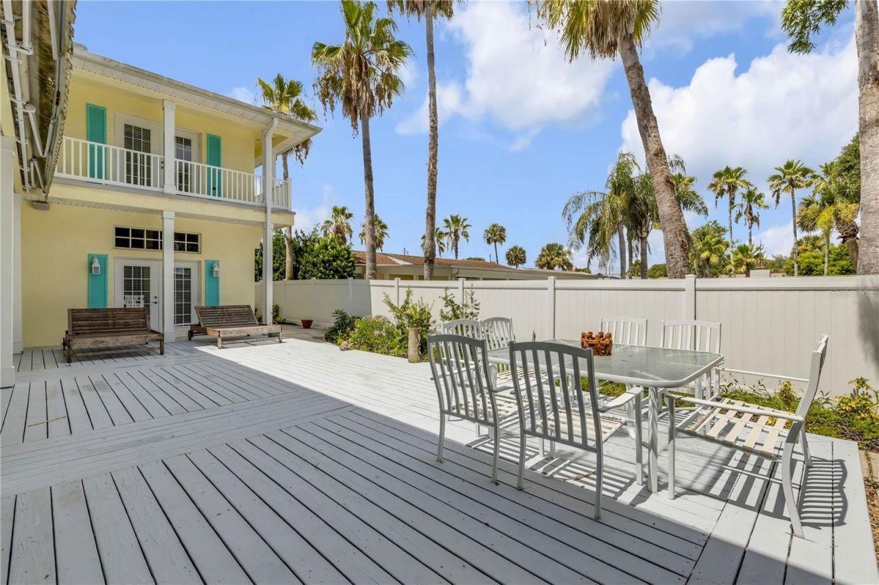 708 Ocean Avenue, New Smyrna Beach, FL 32169 Photo