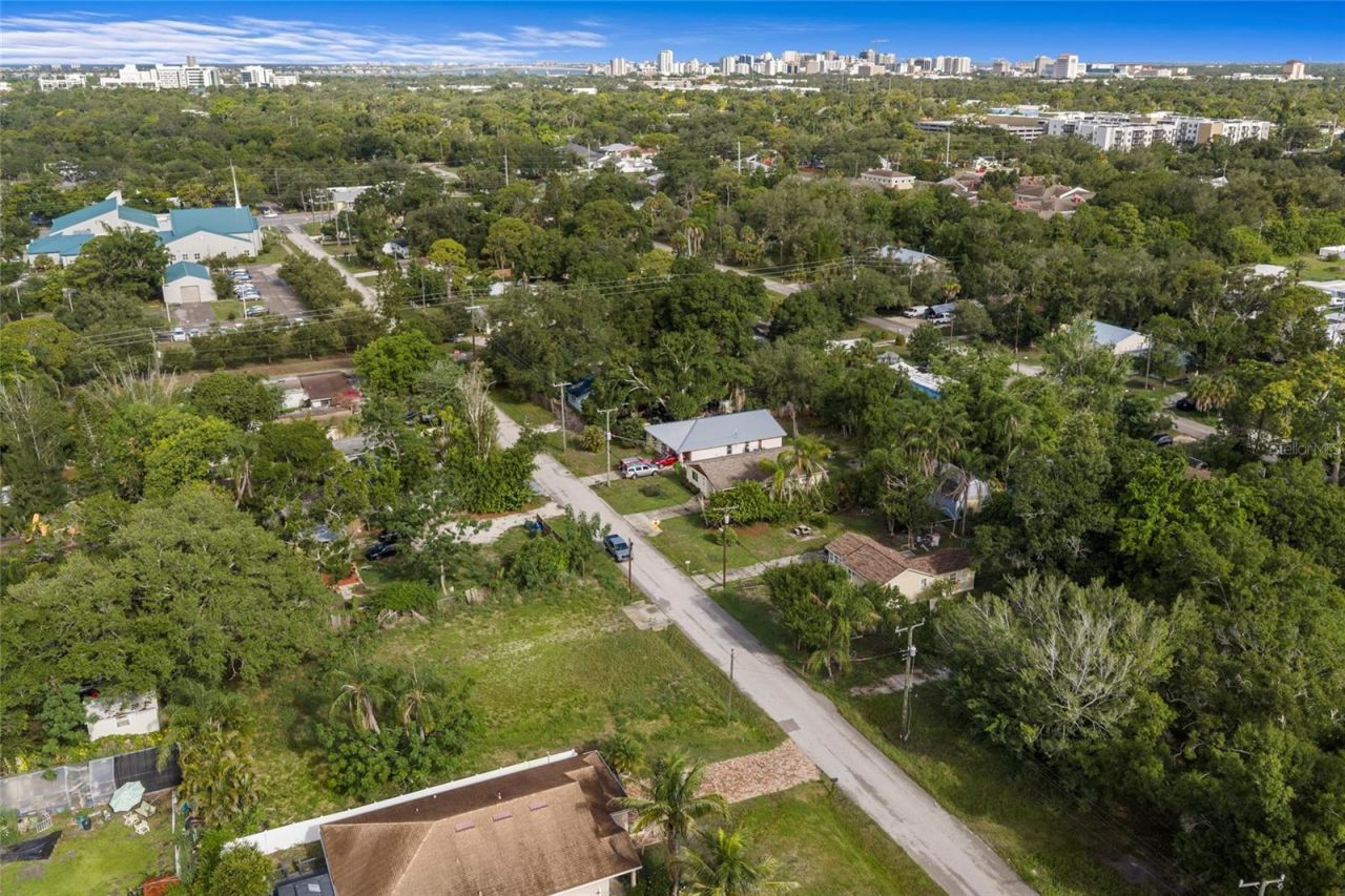 2930 Hawthorne Street, Sarasota, FL 34239 Photo