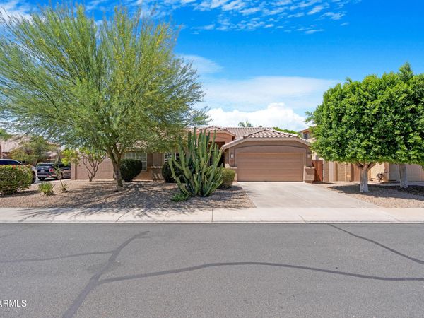 4236 E MILLBRAE Lane, Gilbert, AZ 85234