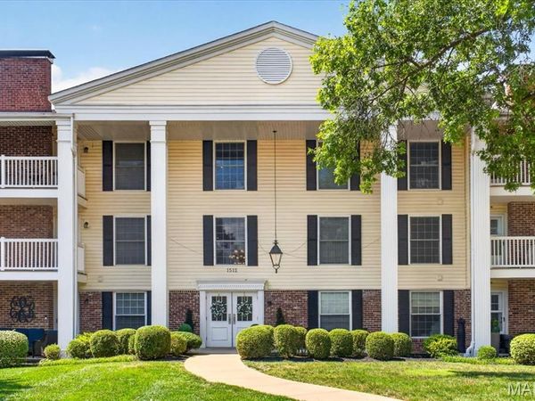 1512 Bedford Forge Court, Unit 14, Chesterfield, MO 63017