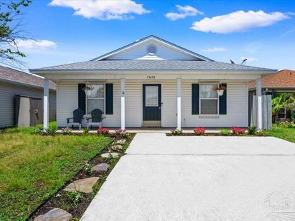 7650 Chablis Cir Navarre, FL 32566