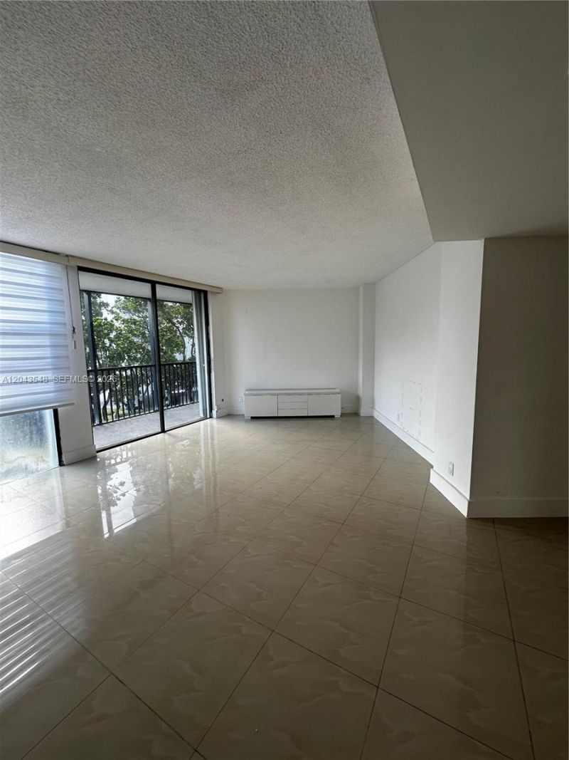 3475 N Country Club Dr , Unit 315, Aventura, FL 33180 Photo