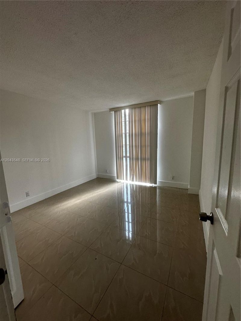 3475 N Country Club Dr , Unit 315, Aventura, FL 33180 Photo