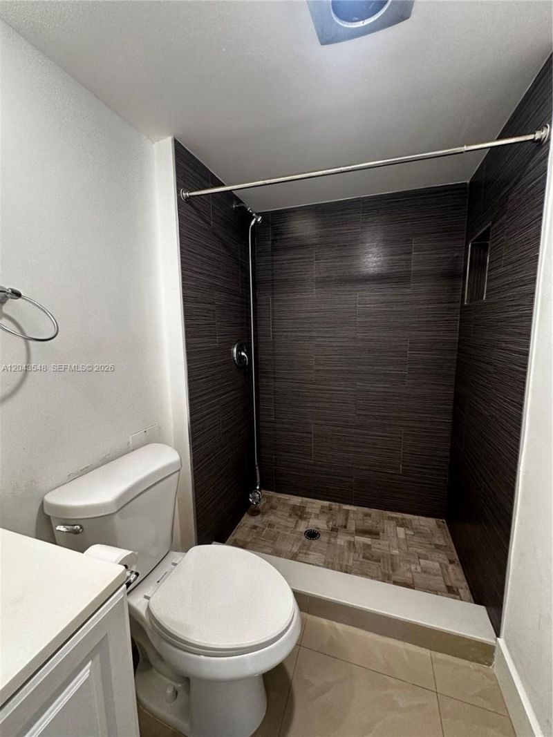 3475 N Country Club Dr , Unit 315, Aventura, FL 33180 Photo