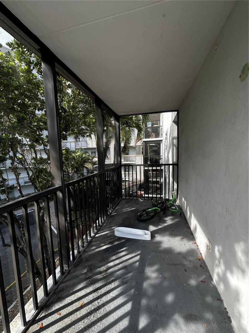 3475 N Country Club Dr , Unit 315, Aventura, FL 33180 Photo