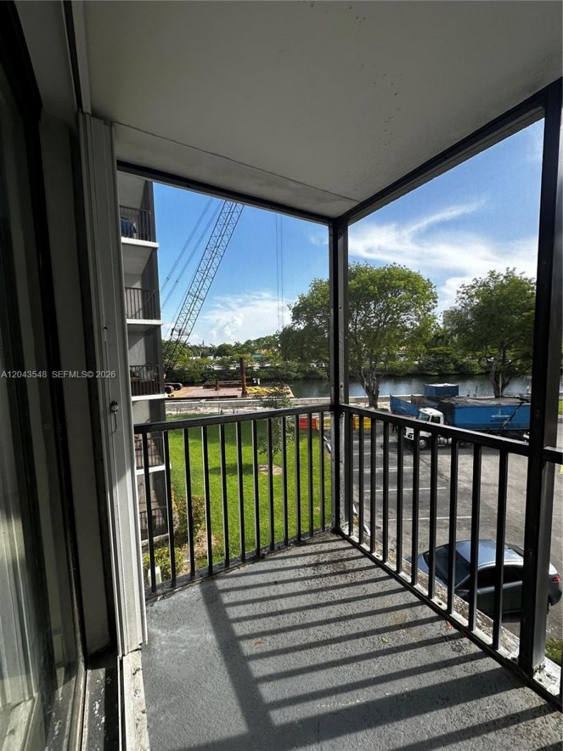 3475 N Country Club Dr , Unit 315, Aventura, FL 33180 Photo