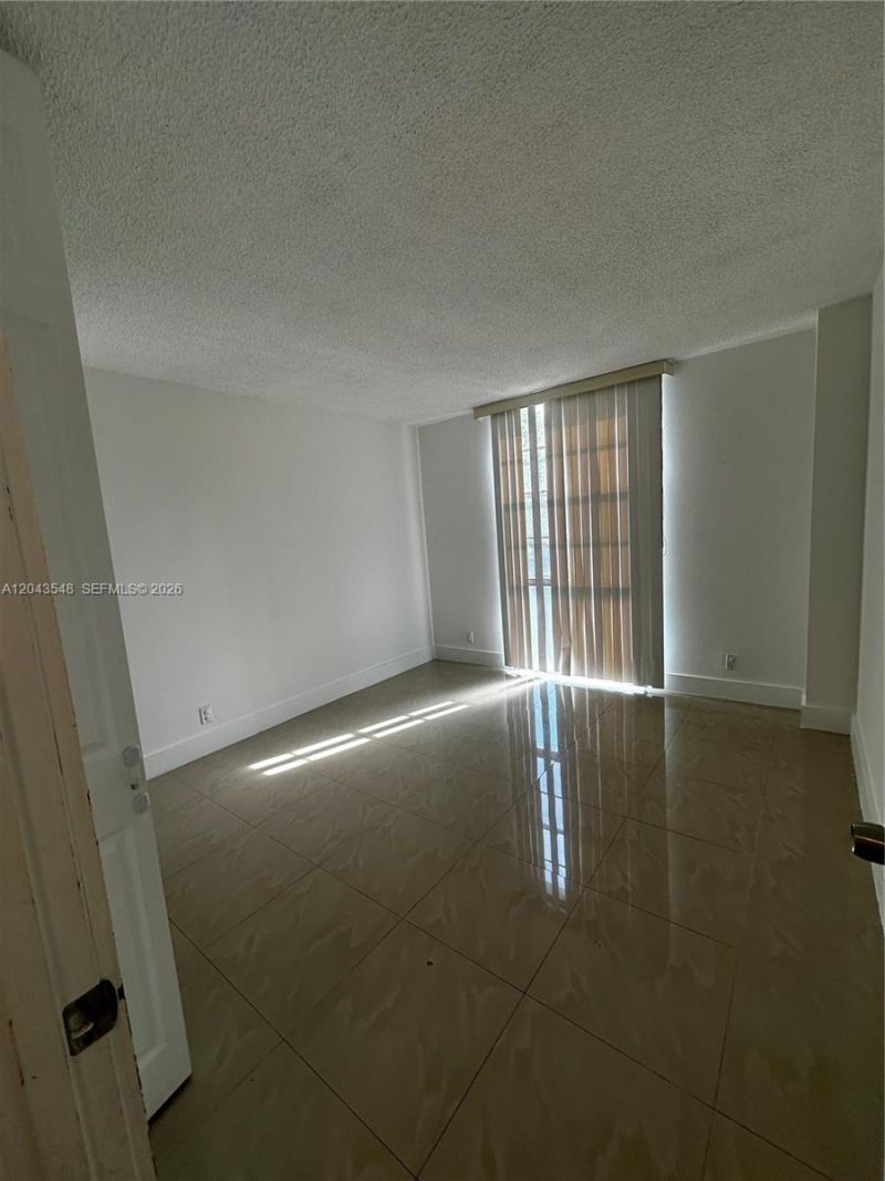 3475 N Country Club Dr , Unit 315, Aventura, FL 33180 Photo