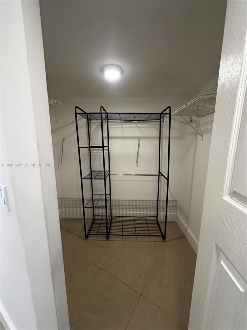 3475 N Country Club Dr , Unit 315, Aventura, FL 33180 Photo