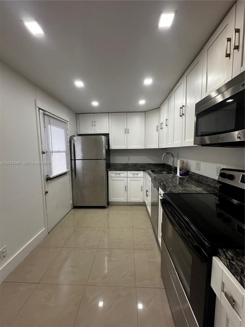 3475 N Country Club Dr , Unit 315, Aventura, FL 33180 Photo