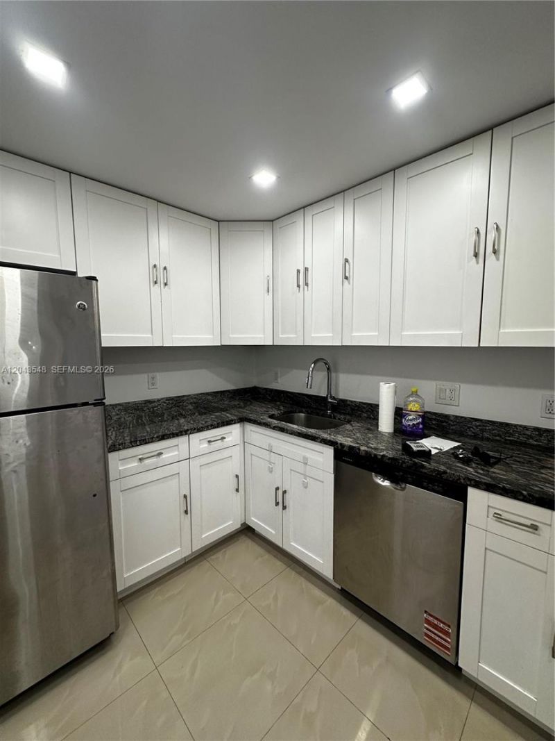 3475 N Country Club Dr , Unit 315, Aventura, FL 33180 Photo