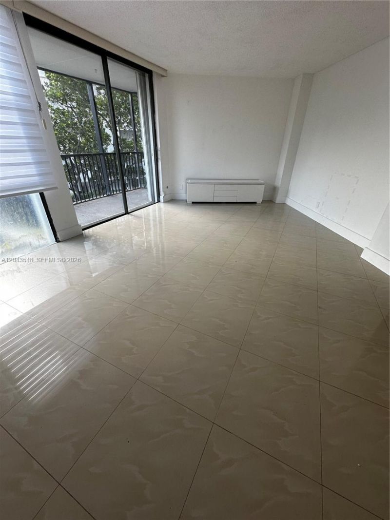 3475 N Country Club Dr , Unit 315, Aventura, FL 33180 Photo