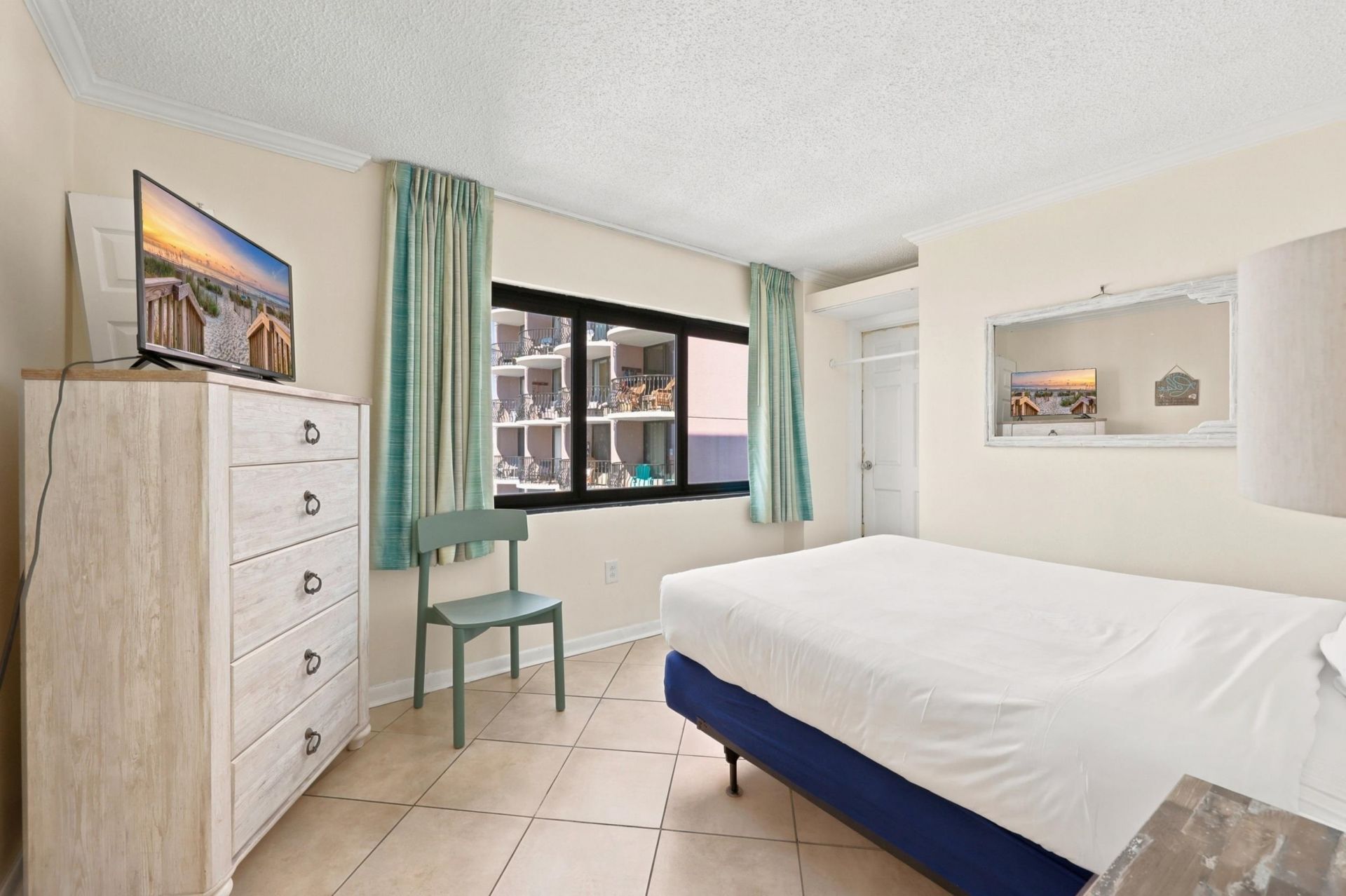 2500 North Ocean Blvd.  Photo 18