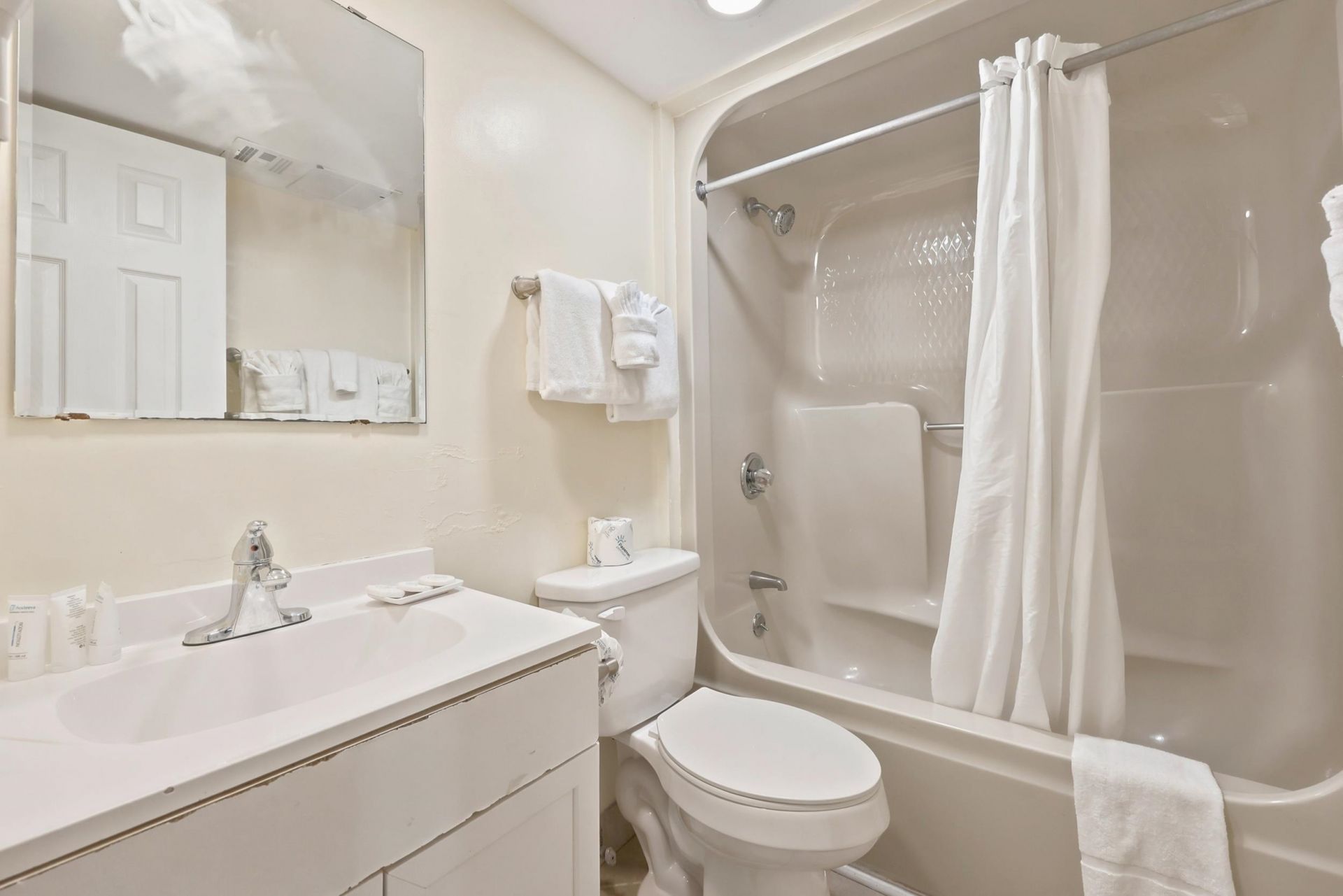 2500 North Ocean Blvd.  Photo 21