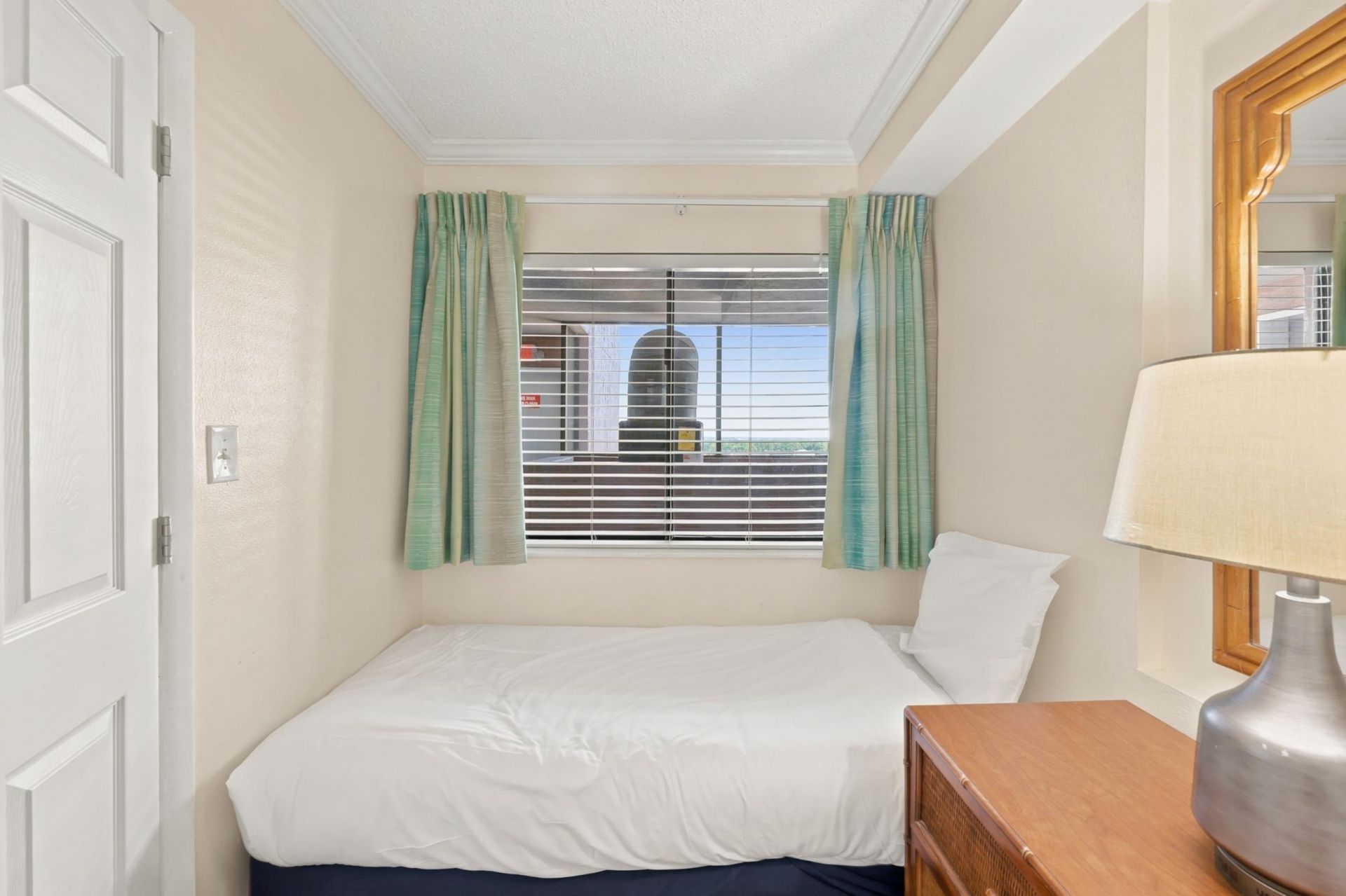 2500 North Ocean Blvd.  Photo 22