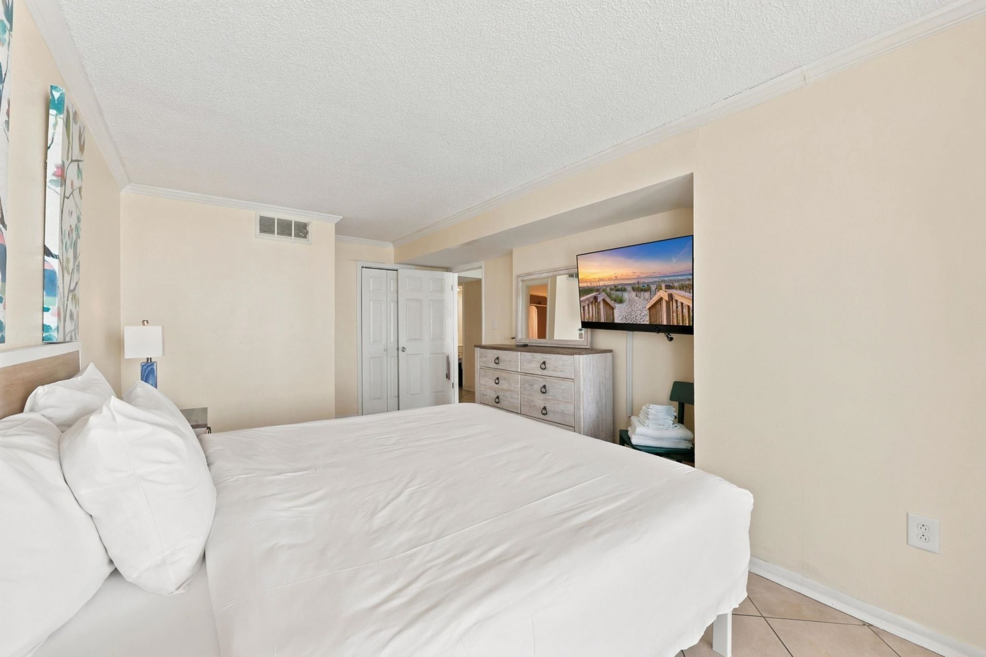 2500 North Ocean Blvd.  Photo 34
