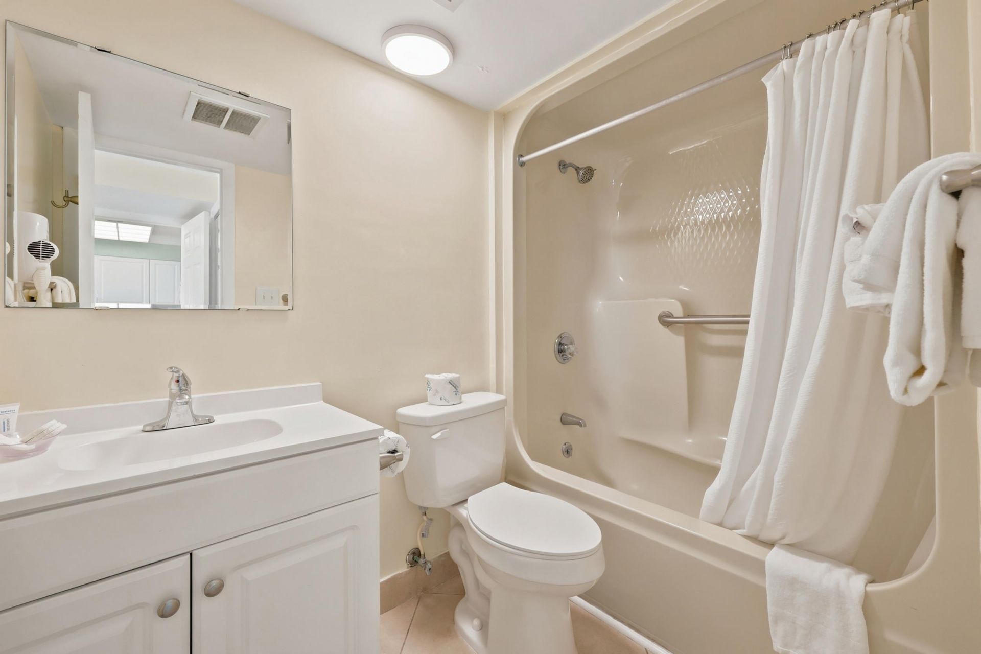 2500 North Ocean Blvd.  Photo 35