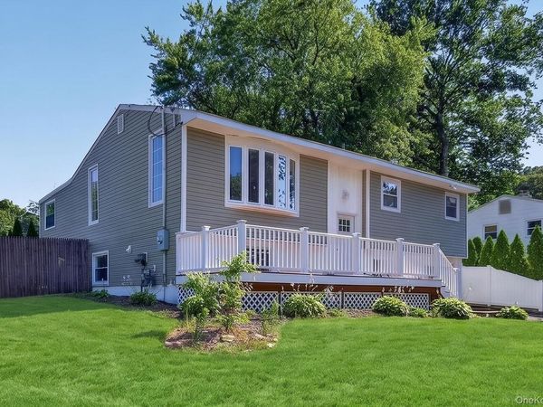 42 Crestwood Lane , Farmingville, NY 11738
