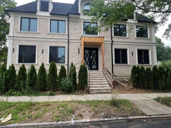 8507 Abingdon Road , Kew Gardens, NY 11415