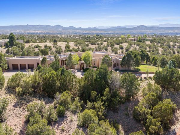240 Headquarters Trail , Santa Fe, NM 87506
