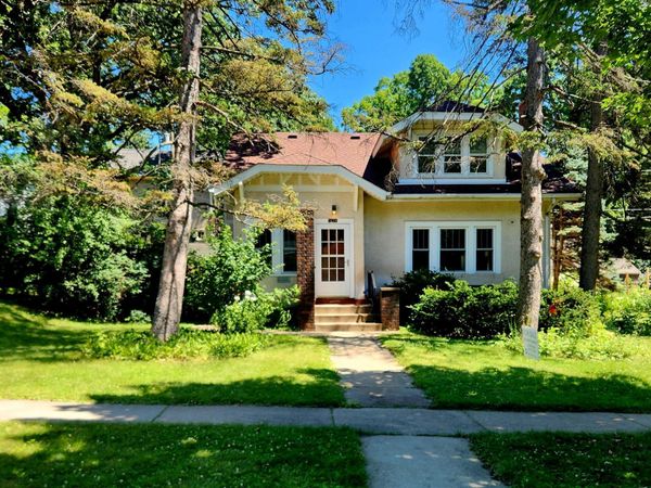 1434 Hythe Street, Saint Paul, MN 55108