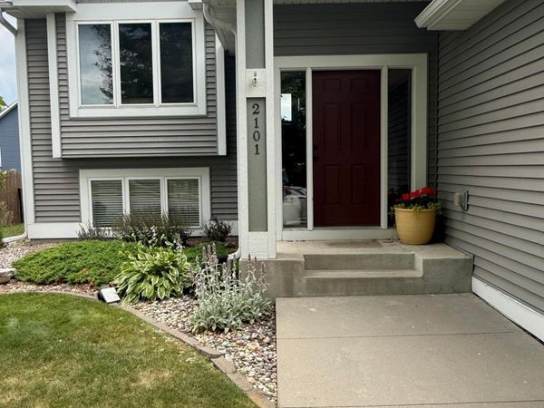 2101 Starburst Drive SW, Rochester, MN 55902