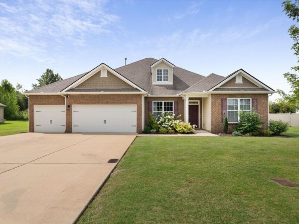 1016 Webbs Retreat Ln, Murfreesboro, TN 37128