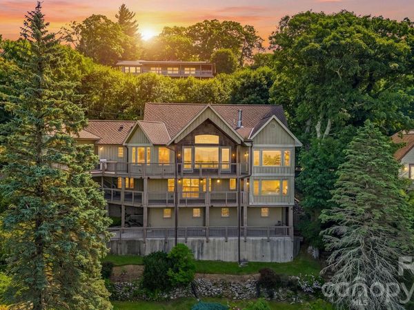 777 Green Hill Road , Blowing Rock, NC 28605