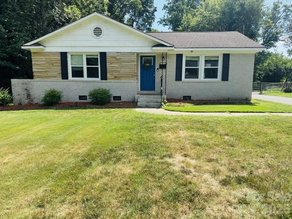 1816 Northcliff Drive , Charlotte, NC 28216