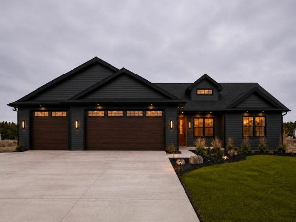 9160 S 24th Avenue, Eau Claire, WI 54703