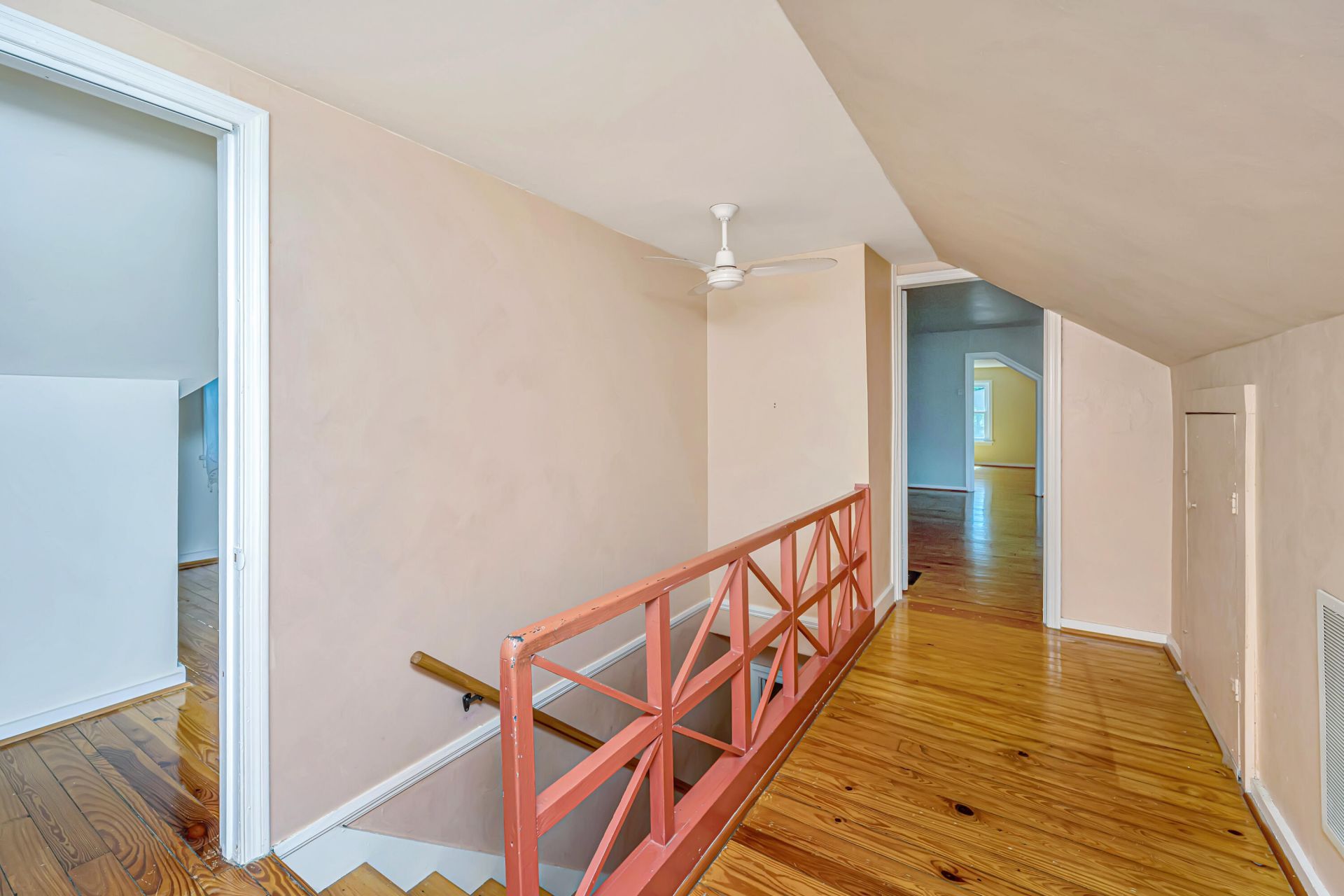 279 Hawthorne Street Photo 18