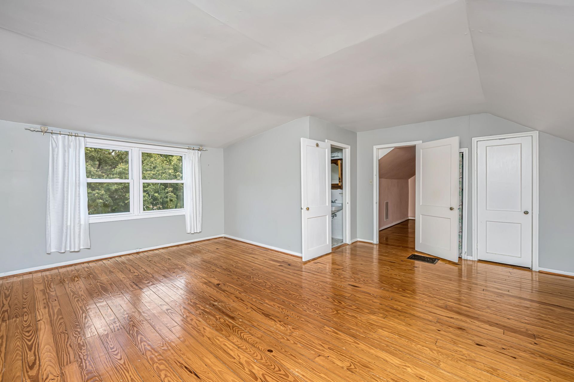279 Hawthorne Street Photo 21
