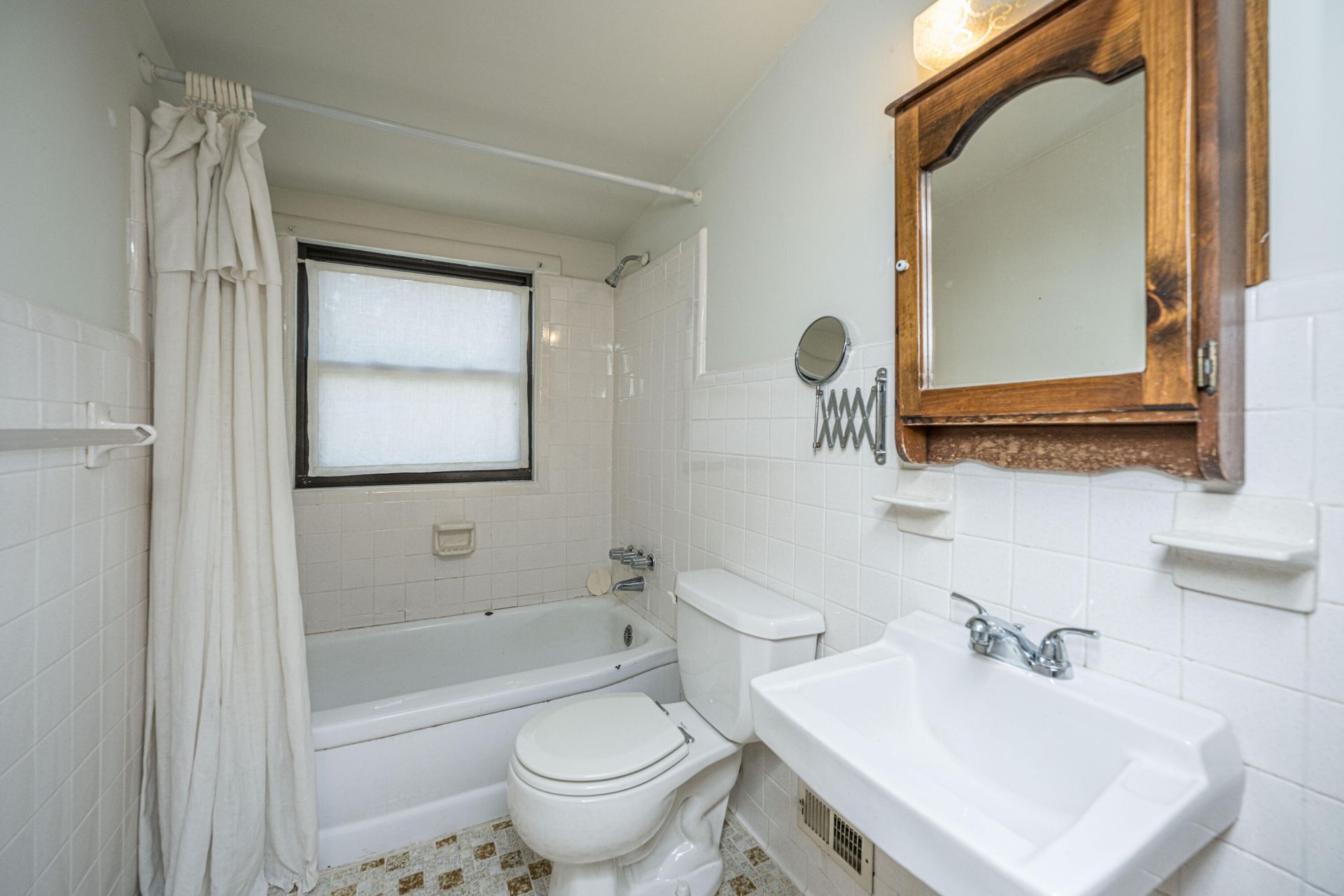 279 Hawthorne Street Photo 24