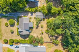 279 Hawthorne Street photo 4