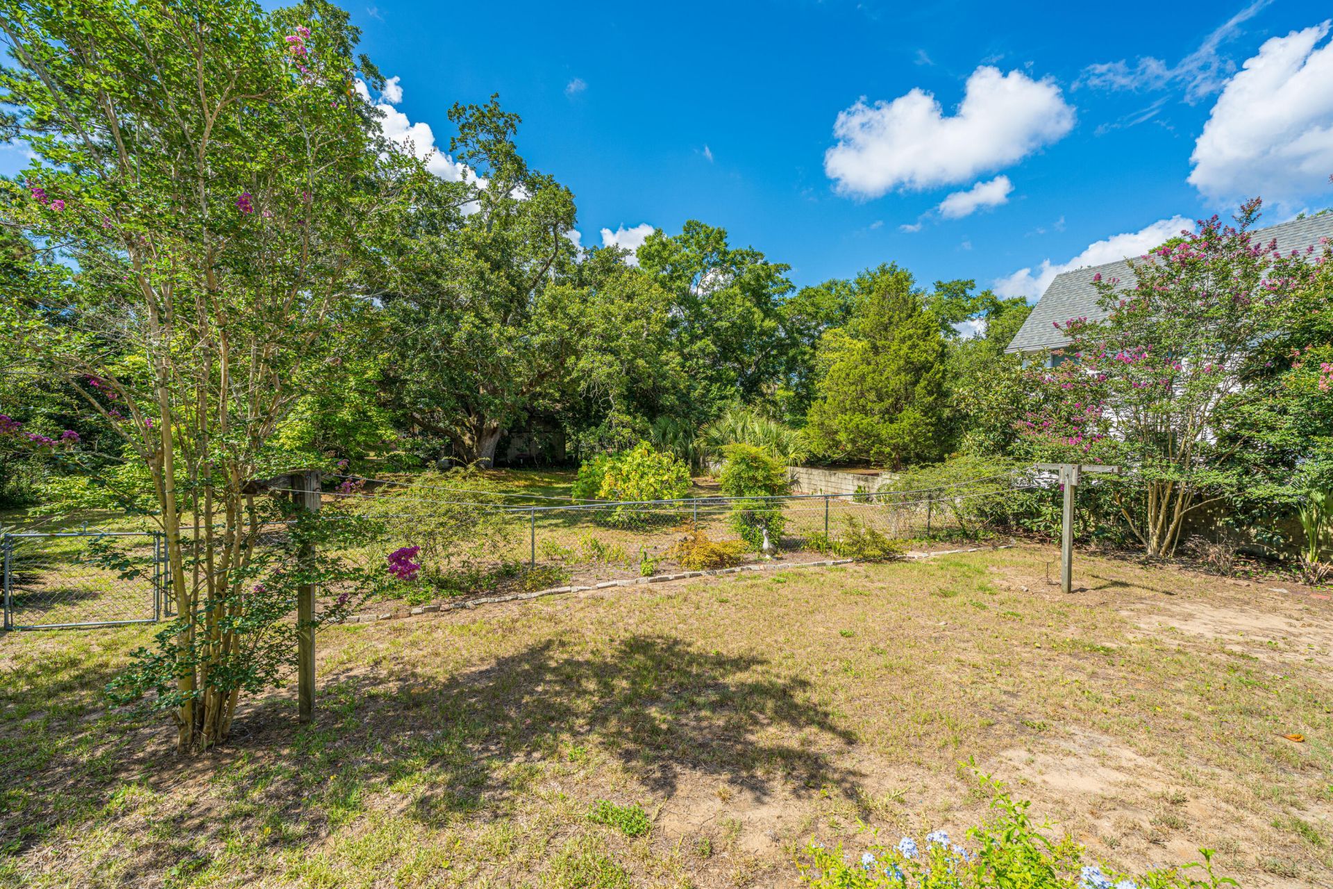279 Hawthorne Street Photo 35