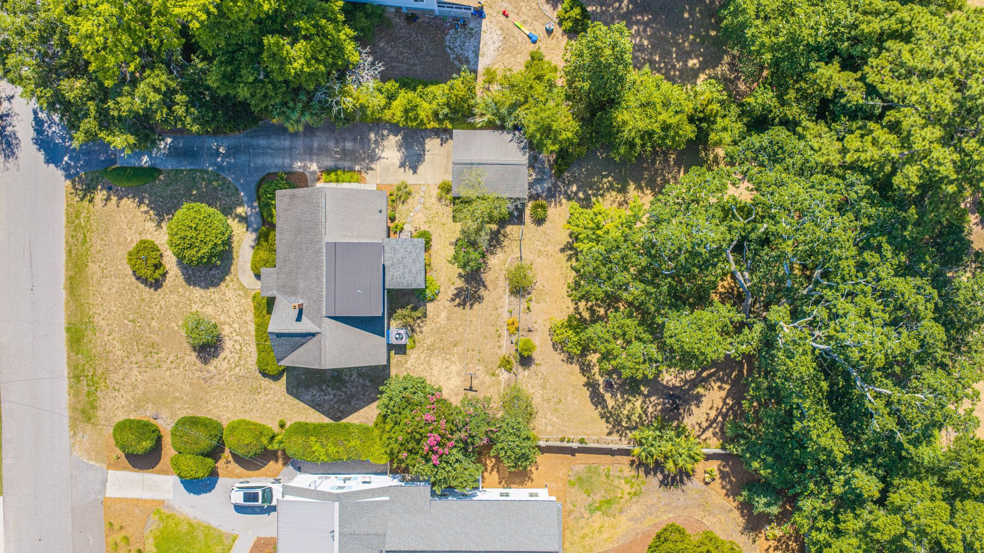 279 Hawthorne Street Photo 36
